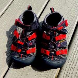 Keens Toddler size 10